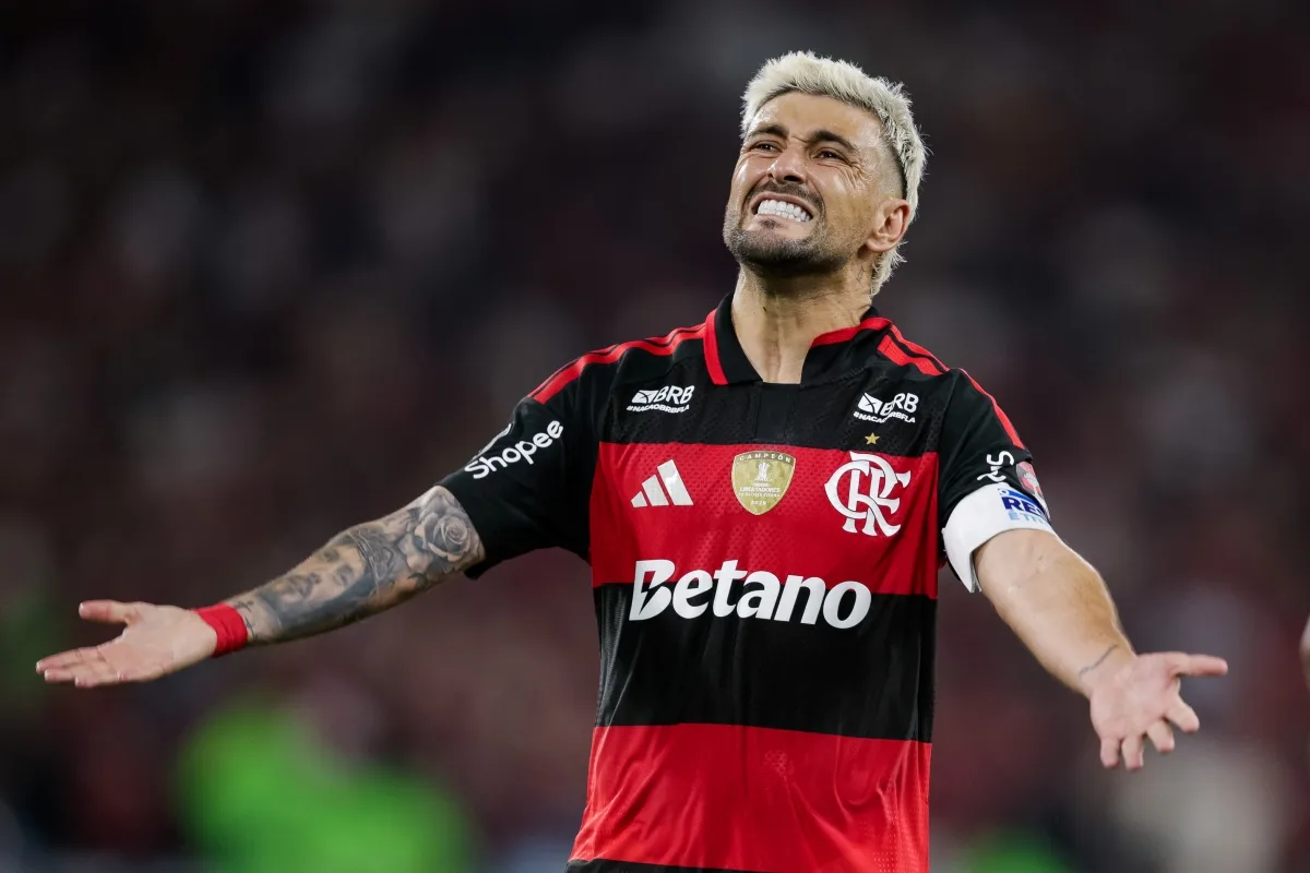 Flamengo vence e elimina Cruzeiro nas oitavas de final da Libertadores
