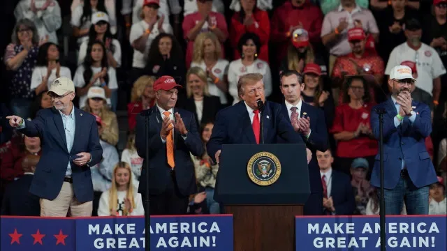 Trump propõe mudar nome do Atlântico ou Pacífico para "Oceano Trump"