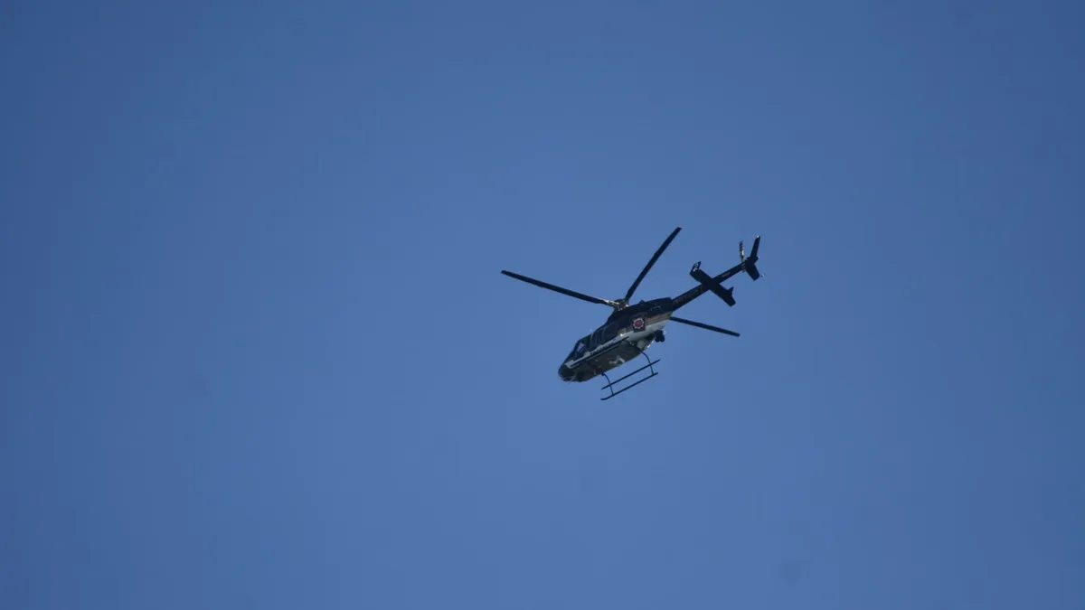 Collision entre un petit avion et un hélicoptère de la police aux États-Unis, un mort et deux blessés