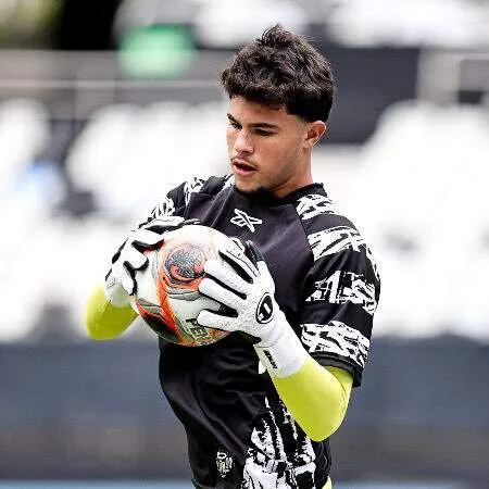 Bruninho Samudio é afastado do Botafogo por questões disciplinares