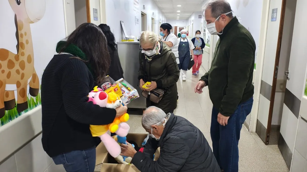 A 44 años de su desembarco en Malvinas, cambió el arma por juguetes para chicos necesitados
