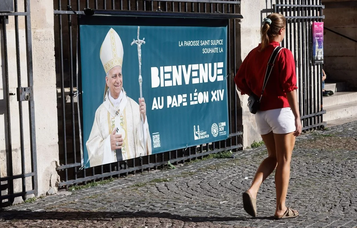 Pape à Paris : « Ça me fait honte »… Sur les réseaux sociaux, les cathos de gauche prient à l’ombre des tradis