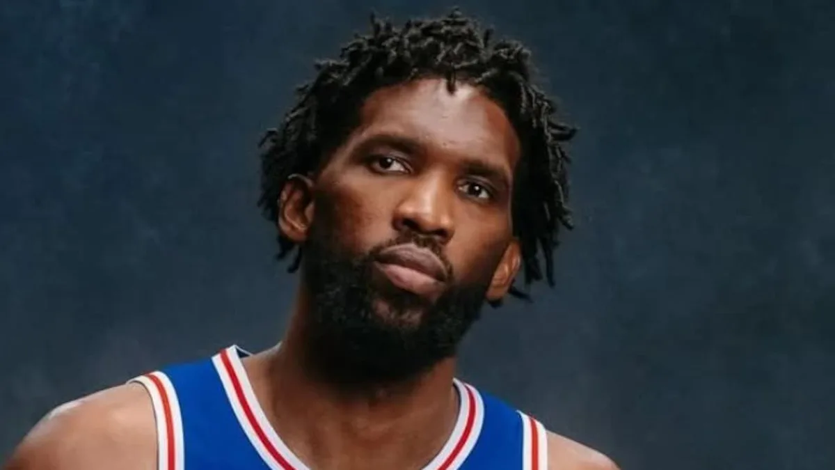 Joel Embiid's Viral Alley-Oop Moment Has NBA Fans Concerned About His Knee After 76ers’ Preseason Loss