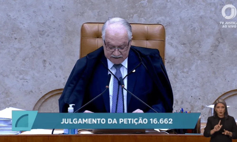 ‘Decisão cabe ao plenário, não a um ministro’, diz Fachin no início da sessão sobre Moraes