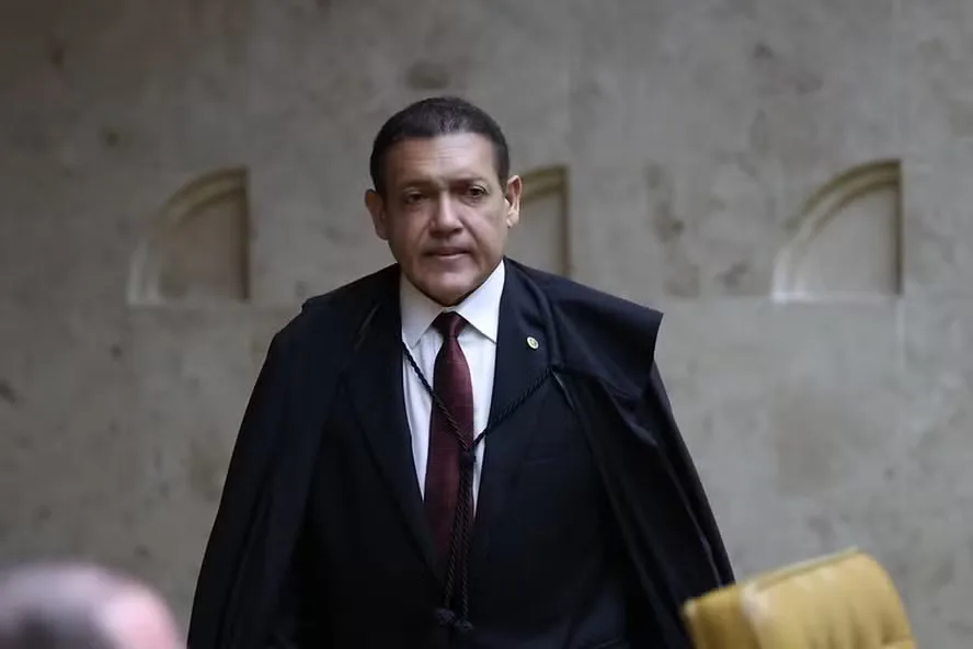 Presidente do TSE autoriza que canal Exército do Lula volte a funcionar após 48h
