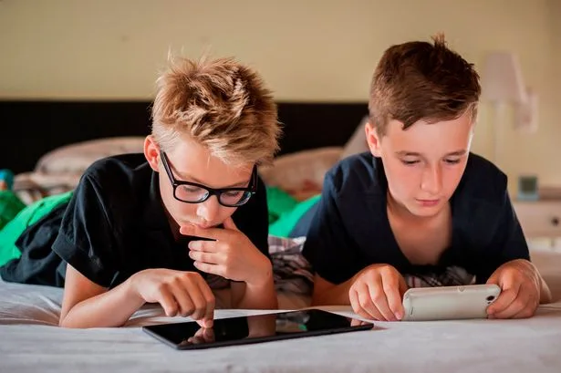Top technology teacher warns rapid-fire algorithms is rewiring children's brains