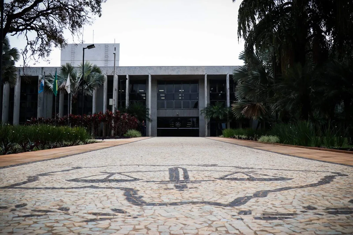 Grupo agride oficial durante apreensão de camionete e terá de pagar R$ 10 mil