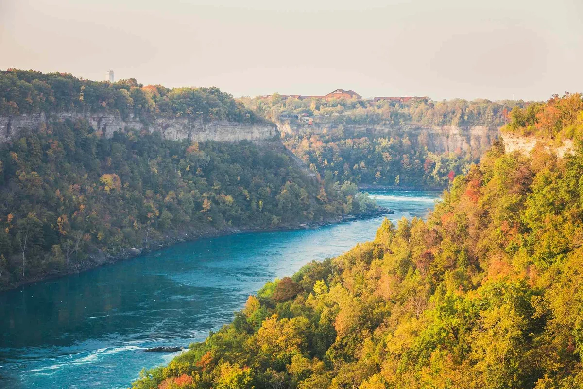 Trump considera renombrar el lago Ontario como “lago América” en plena guerra comercial con Canadá