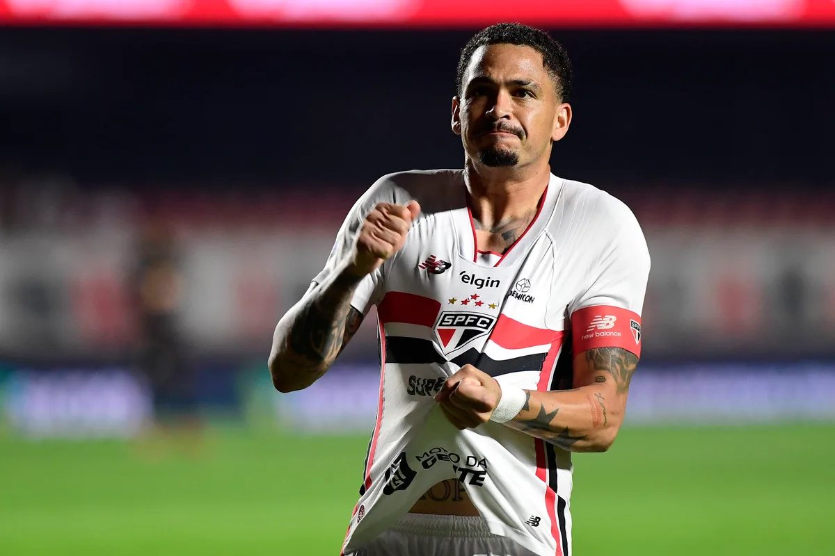 Luciano admite que turbulências fora de campo atrapalham o time do São Paulo: "Pior fase da história"