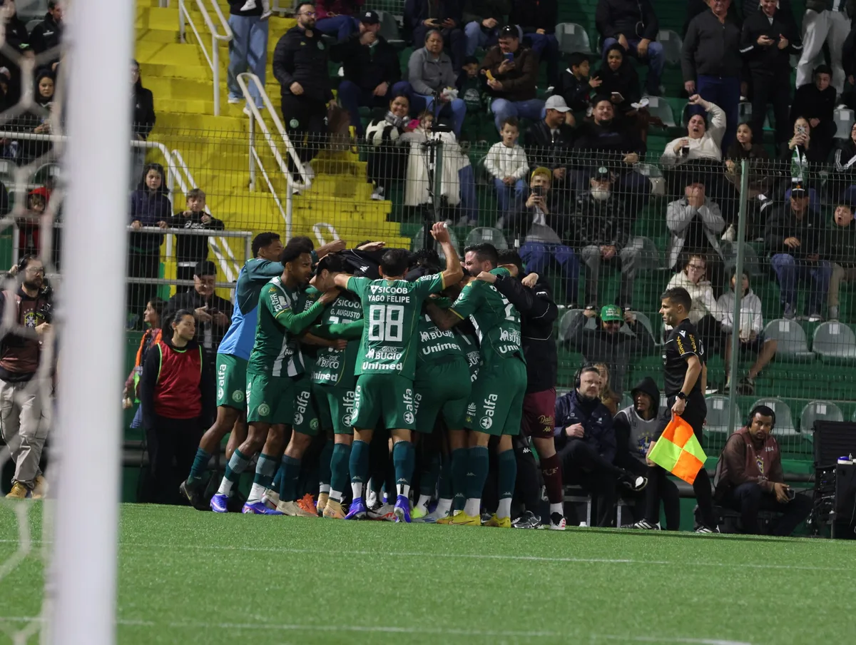Análise: confrontos diretos dão esperança de permanência à Chapecoense