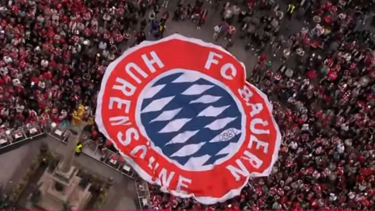 Polizei rückte bei 1860-Fan an - Hausdurchsuchung wegen Bayern-Schmäh-Banner