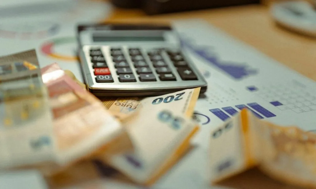 Crédito às empresas fica mais caro pelo quarto mês consecutivo: o que muda para empresas