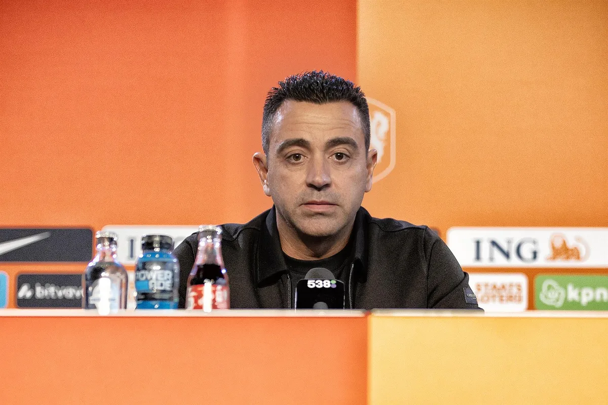 Xavi Hernández llama a Ruben van Bommel y Gjivai Zechiël en su primera convocatoria con Países Bajos