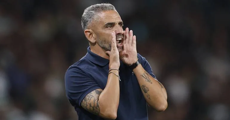 Lens-Sporting. Kaique é a grande novidade, Simões titular