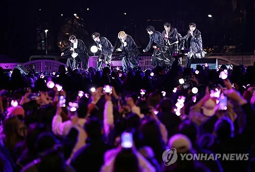 BTS 등 공연 티켓 2천여장 예매·되팔아 4억대 챙긴 30대 송치