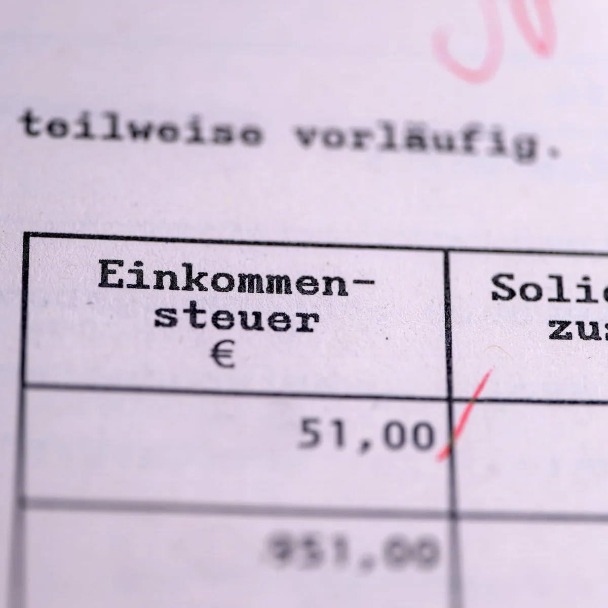 Berlin - Kabinett beschließt Reform der Einkommensteuer - Kritik aus Wirtschaft