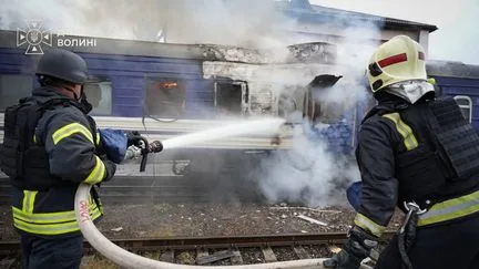 Ce que l'on sait de la frappe de drone russe contre un train en Ukraine près de la frontière avec la Pologne