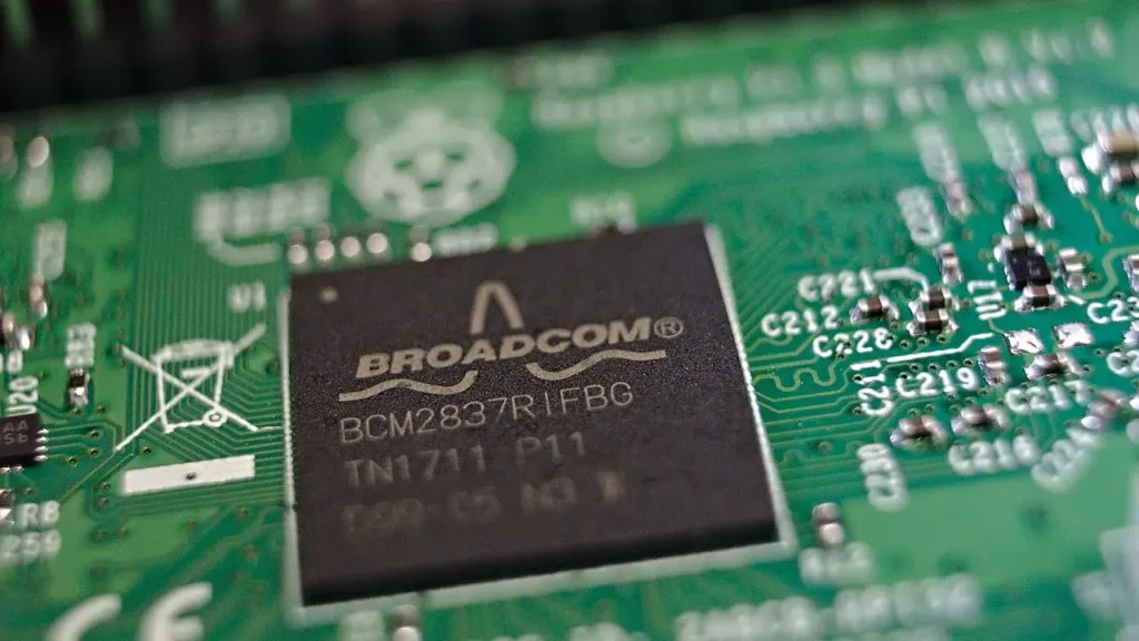 Broadcom procura financiamento até 100 mil milhões para chips de IA