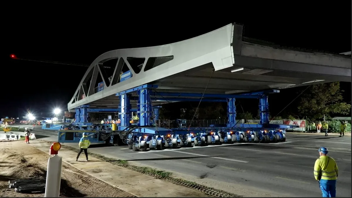 Brückenbau fast über Nacht - 1.300 Tonnen schwere Brücke auf A70 eingesetzt