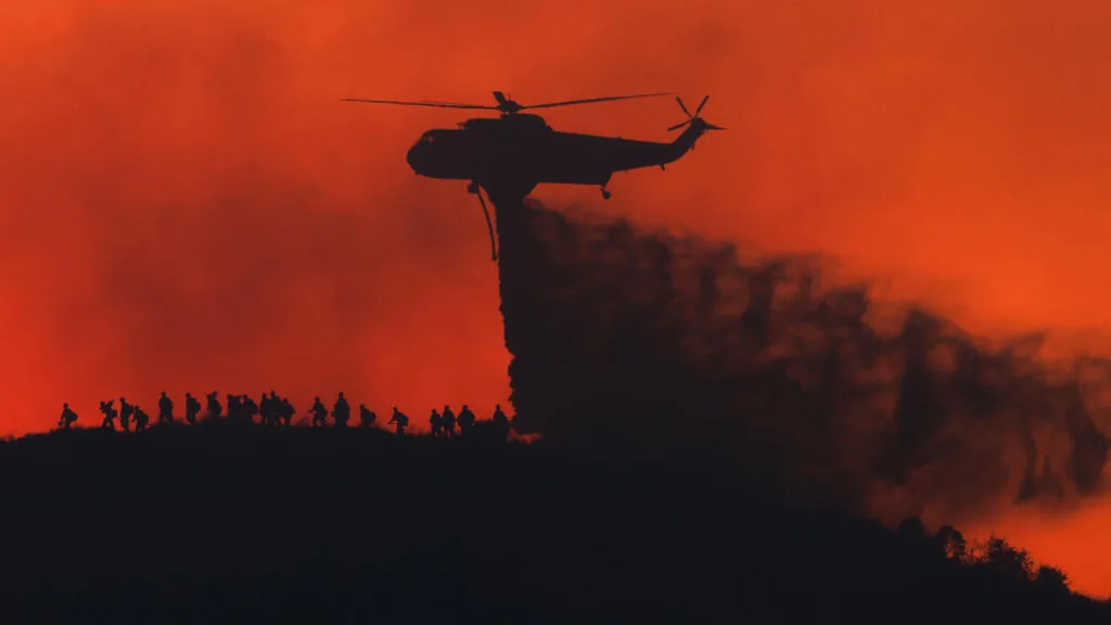 Pourquoi les incendies de 2026 ont aussi des conséquences sur la défense des États?