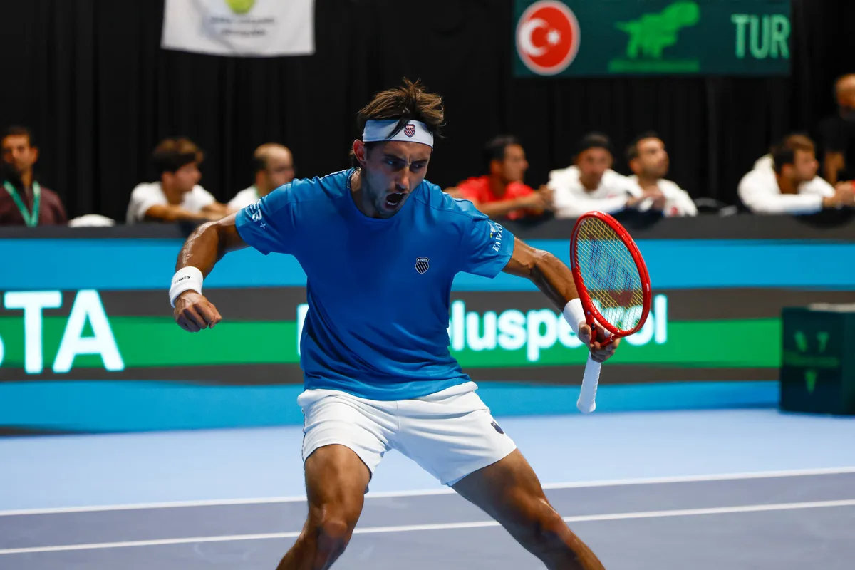 Thiago Tirante logró el segundo punto en la Copa Davis ante Turquía y Argentina quedó a un paso de los Qualifiers 2027