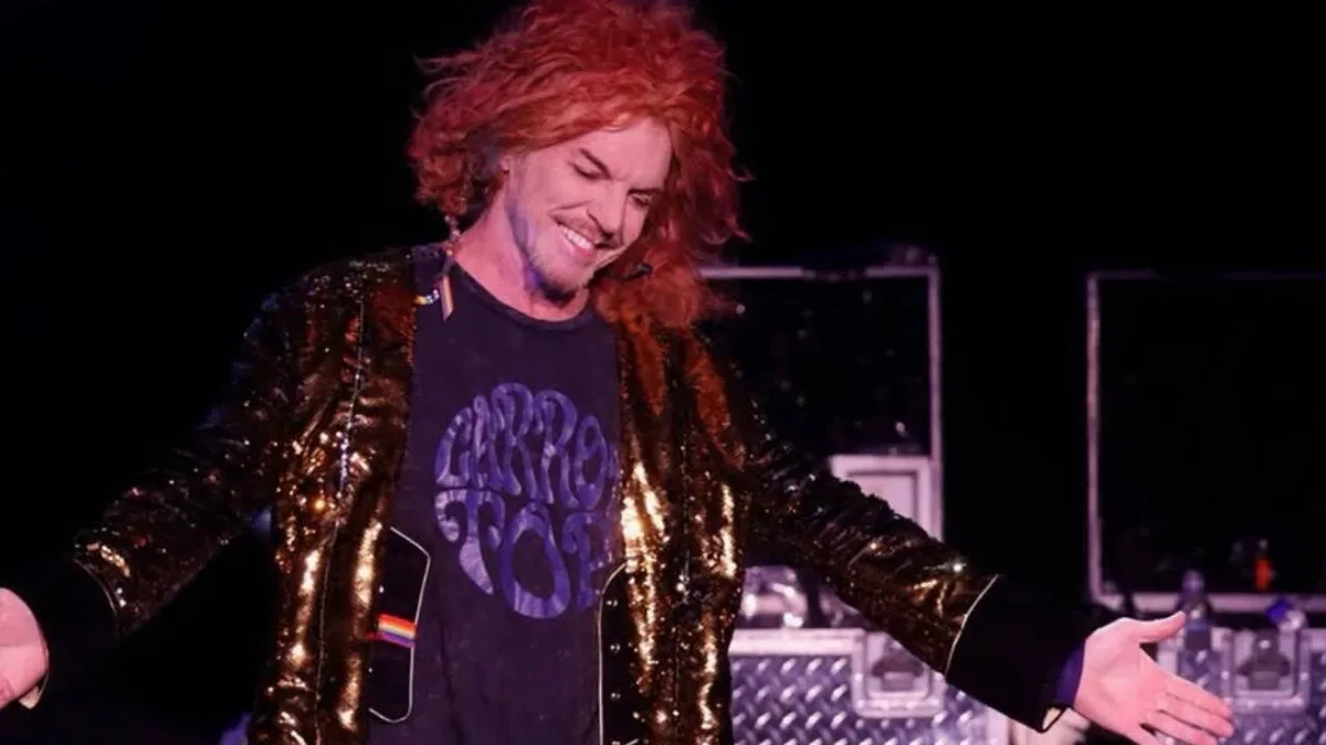 Carrot Top issues first statement after suicide attempt; confirms new show