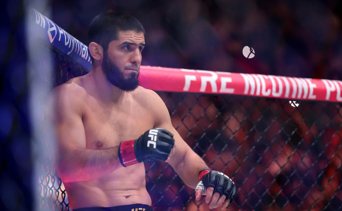 Махачев «с фонарями» показал состояние лица спустя неделю после боя в UFC