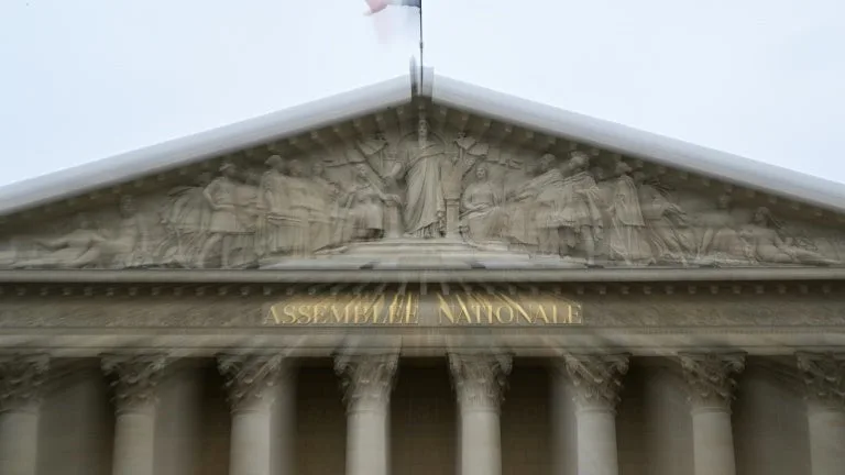 Elle permettrait à 21 millions de travailleurs de voir leurs salaires augmenter: la CSG progressive, mesure phare du PS, rejetée en commission