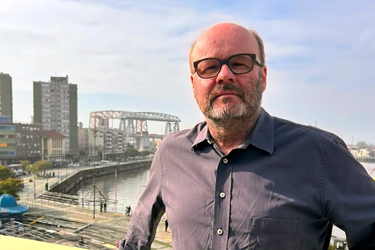 Thomas Demand, el artista que reconstruye la historia con papel y cartón