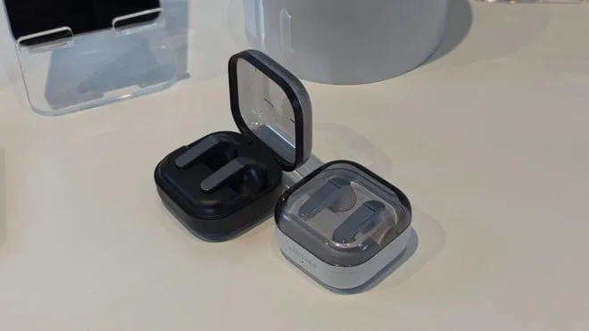 Galaxy Buds 4 em oferta! Fone Samsung que não entra no canal auditivo fica mais barato