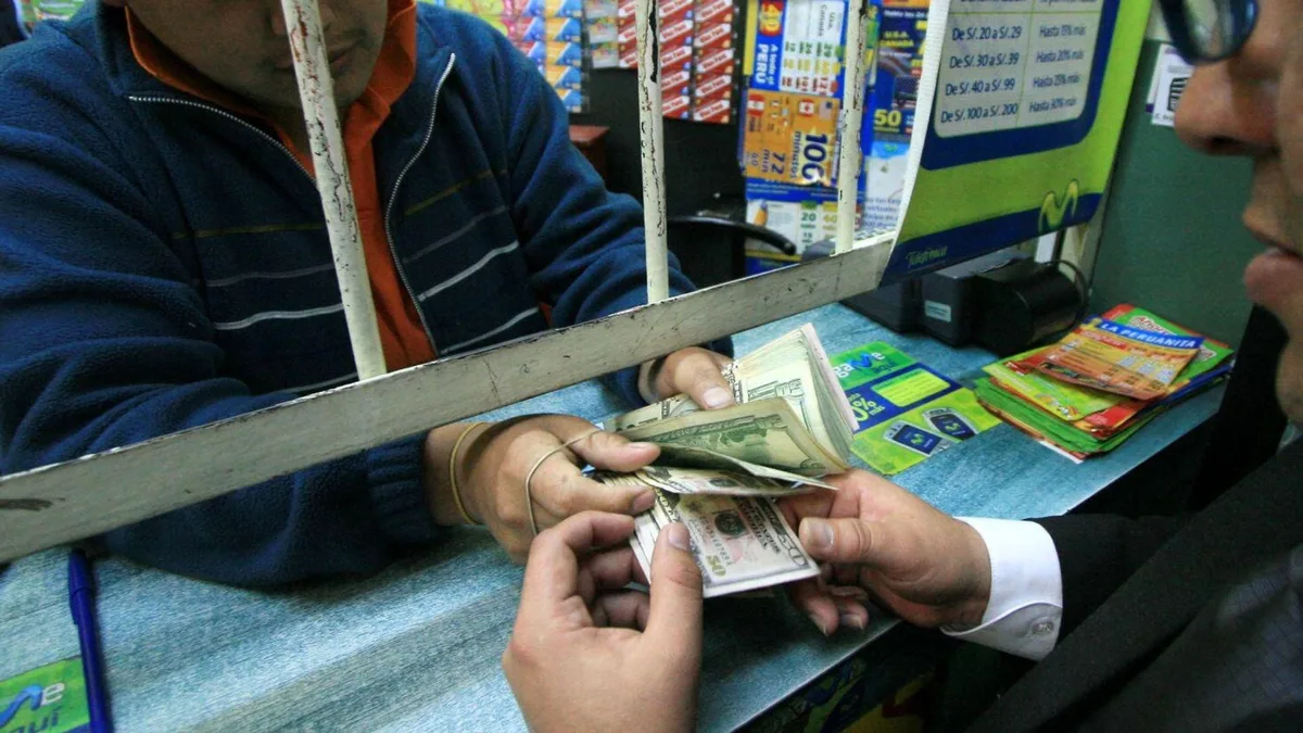 ¿Es hora de comprar dólares en Perú? La tendencia del tipo de cambio que espera el mercado peruano