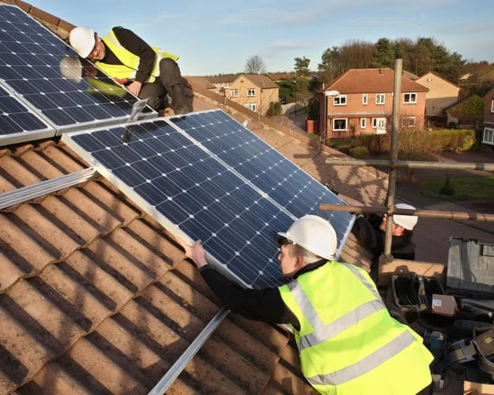 Solar cuts ‘at least £400 from bills in even the cloudiest British areas’