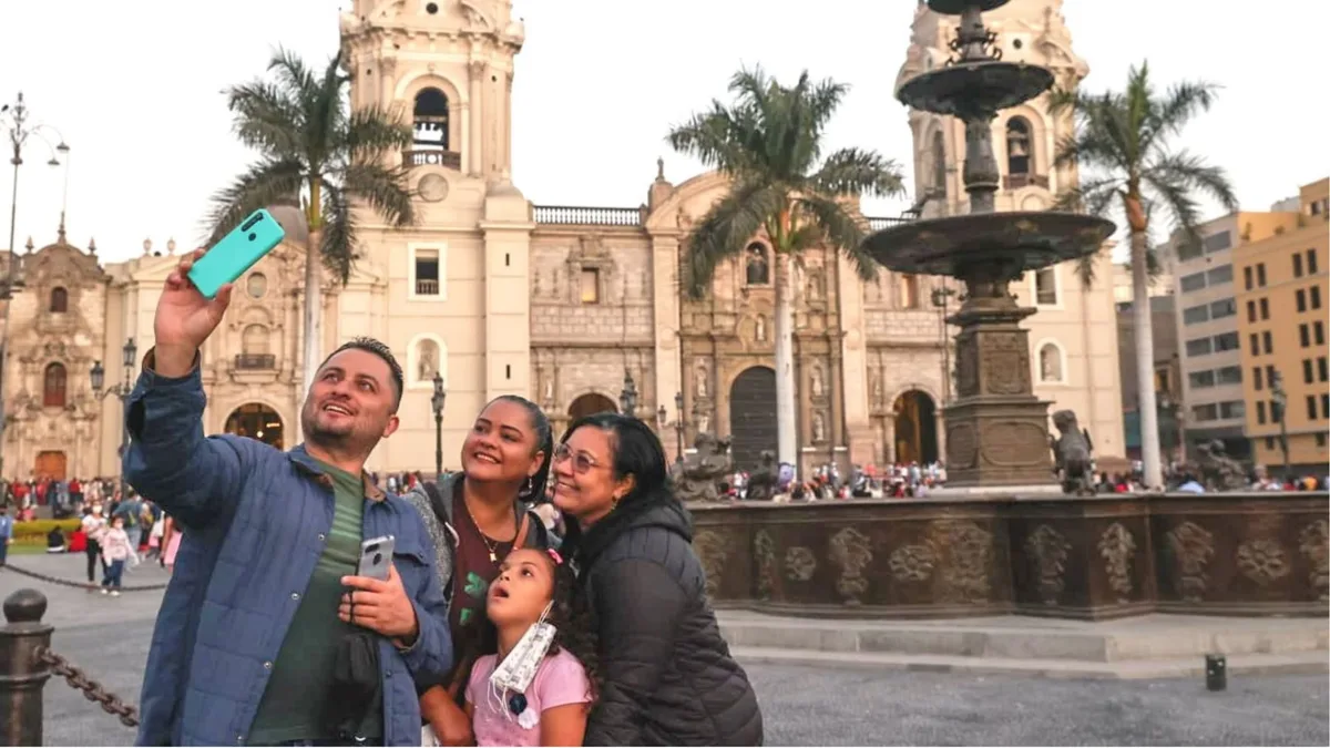 Reducir cuatro feriados de las Fuerzas Armadas a uno solo: La propuesta que sugiere el MTPE