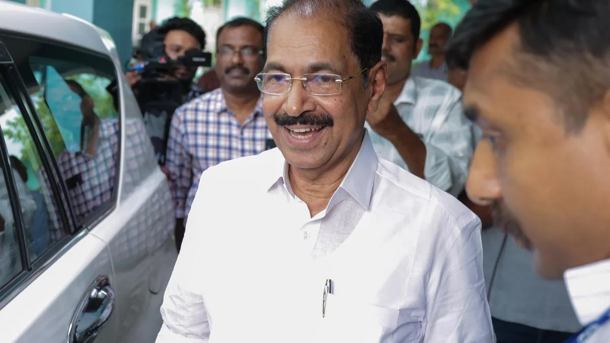Keralam Electricity Minister’s speech cut short by power failure