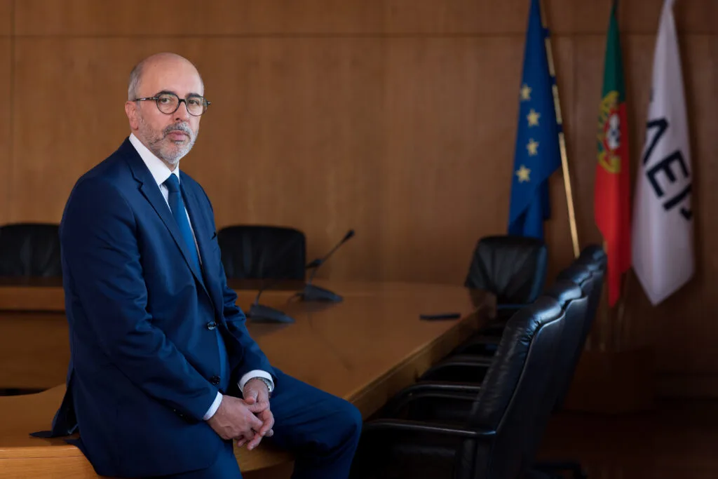 Choque energético: “medidas ficam aquém do necessário”, diz a AEP