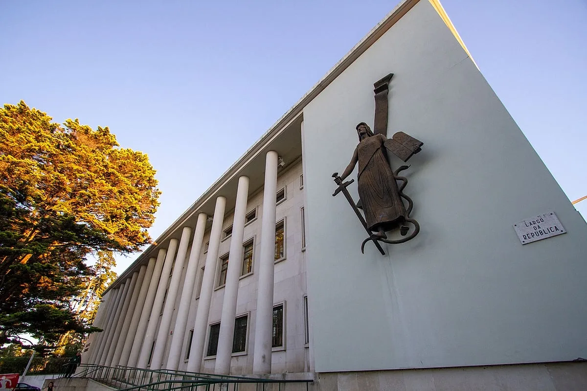 Acordo põe fim a ação de quase 500 mil euros por morte de aluno em colégio de Leiria