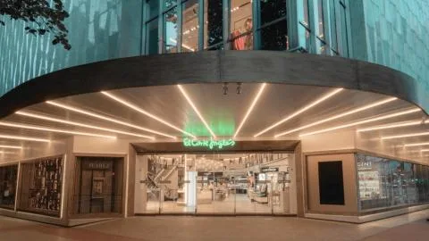 El Corte Inglés busca a miles de trabajadores para reforzar su plantilla en Navidad y Black Friday