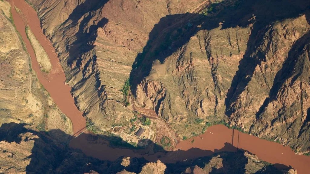 Inundaciones en el Gran Cañón del Colorado: hay dos muertos y buscan a 15 personas desaparecidas