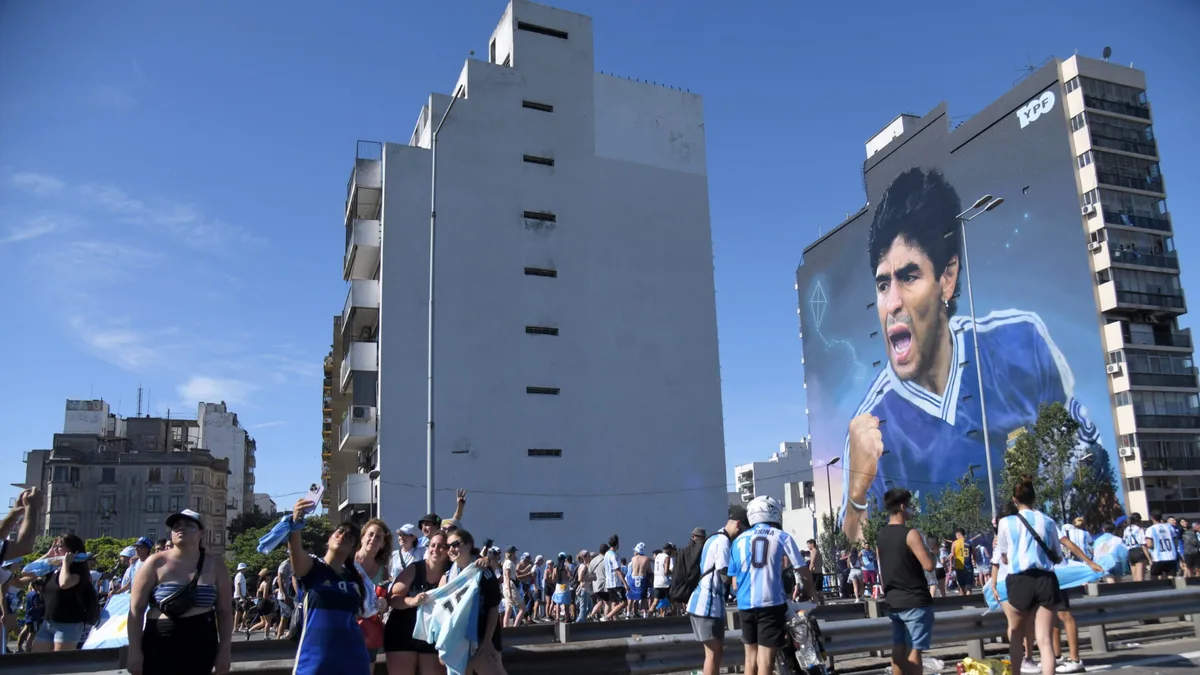 Bola do golo de Maradona com a ‘mão de Deus’ vendida por quase 3 milhões de euros