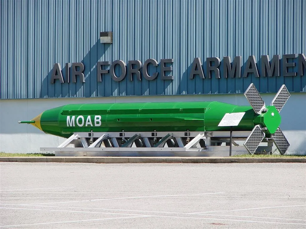Irão. EUA podem vir a usar a "mãe de todas as bombas", a mais forte não-nuclear do arsenal norte-americano