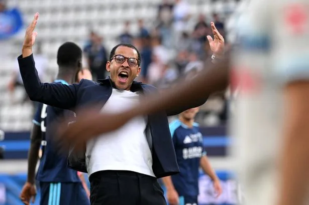 Ex-Chelsea boss Liam Rosenior clashes with former players after gesture to fans