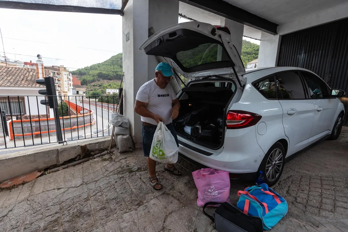 La Generalitat levanta el confinamiento de los vecinos de Gátova por el incendio forestal de Segorbe