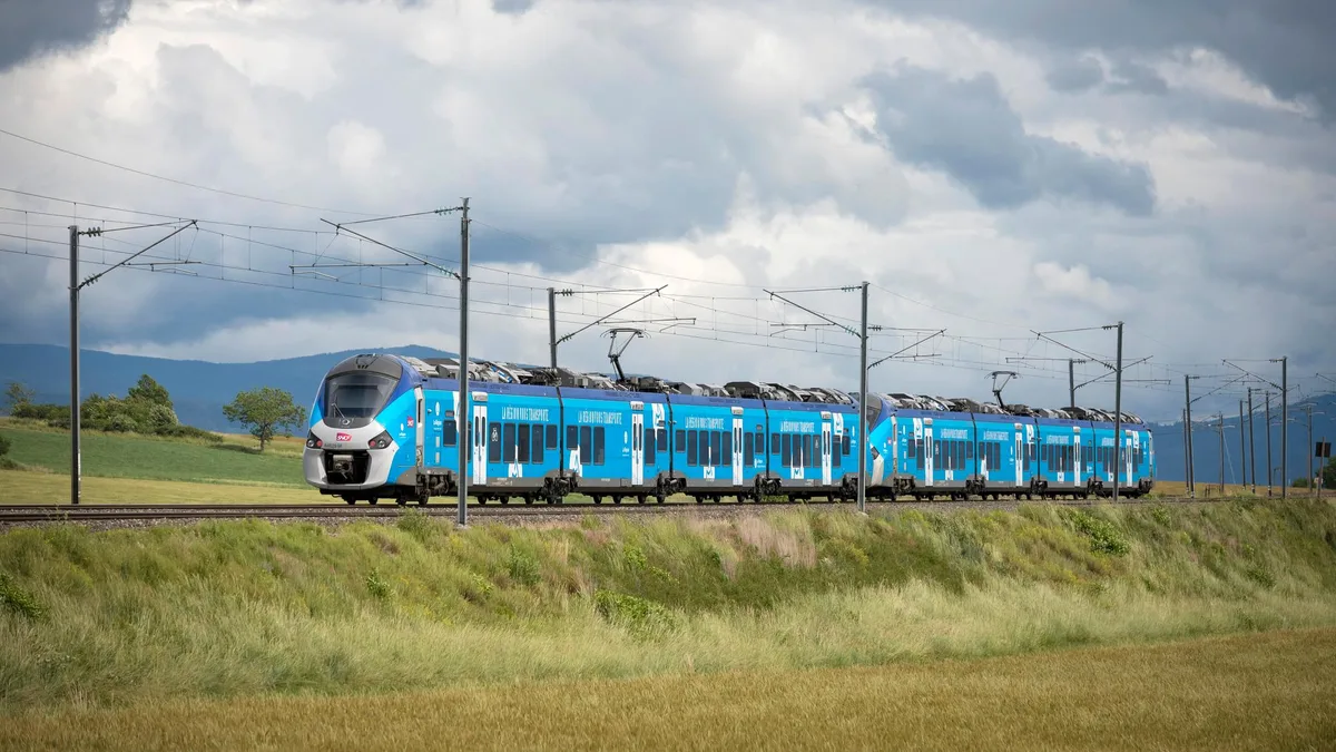 Seine-Maritime : au moins 44 blessés, dont un grave, après le déraillement d’un TER entre Rouen et Caen