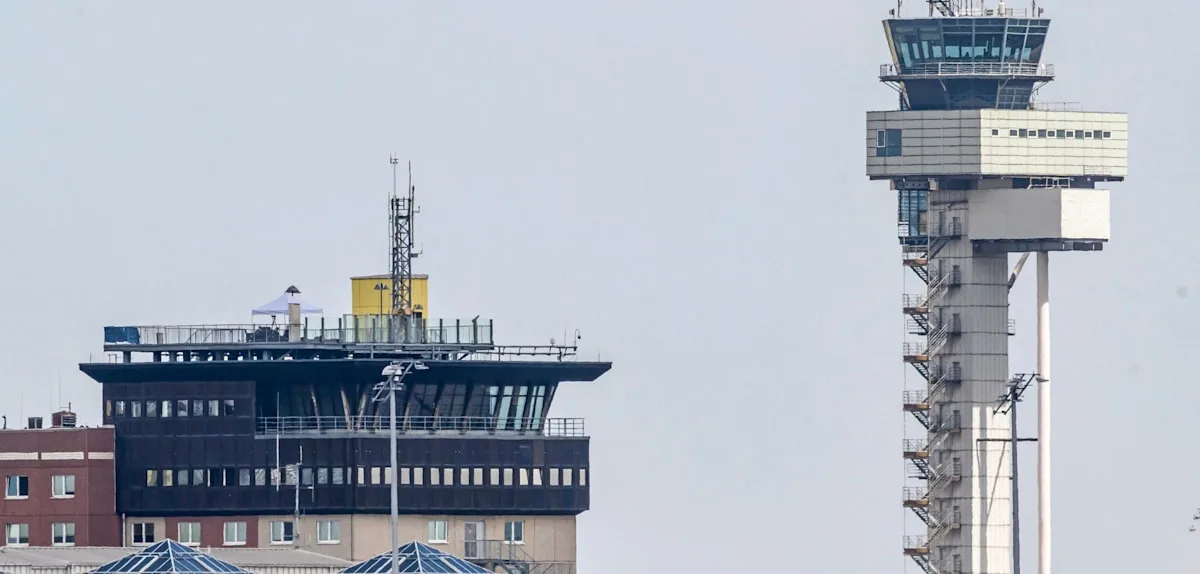 Fahrzeug durchbricht Sicherheitszaun am Flughafen Leipzig – Betrieb eingeschränkt