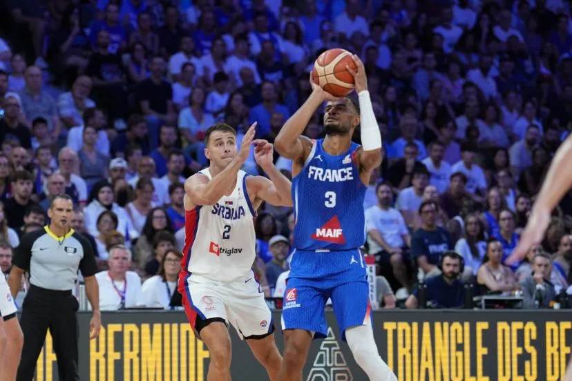 Flamboyants puis souffrants : les Bleus ont montré deux visages à 3 points contre la Serbie