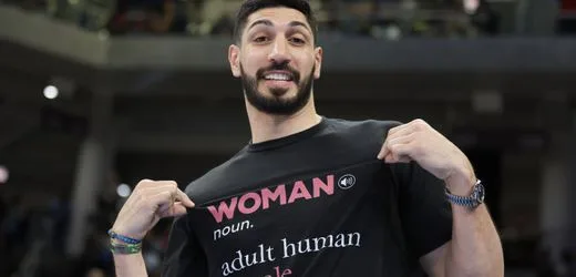 US-Basketball: Enes Kanter Freedom nach Provokation aus Arena geworfen