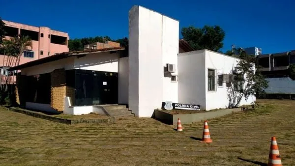 Mulher de 41 anos é encontrada morta dentro de casa em Castelo
