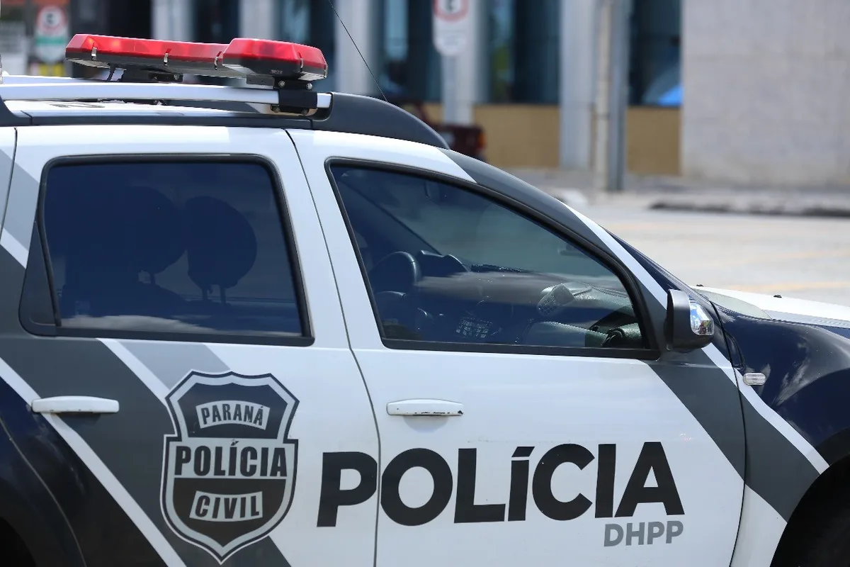 Homem liga para a polícia e confessa ter matado a namorada no Paraná