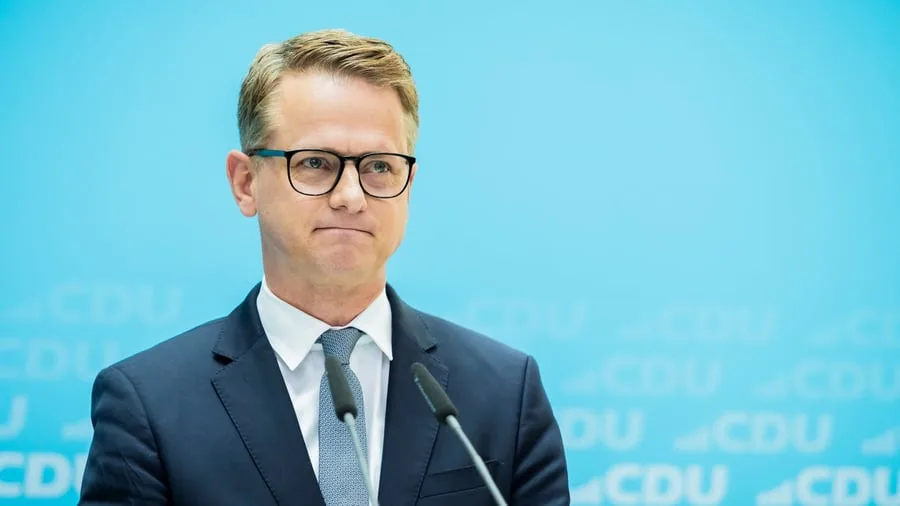 Pflege: Linnemann gegen Rentenkürzungen für pflegende Angehörige