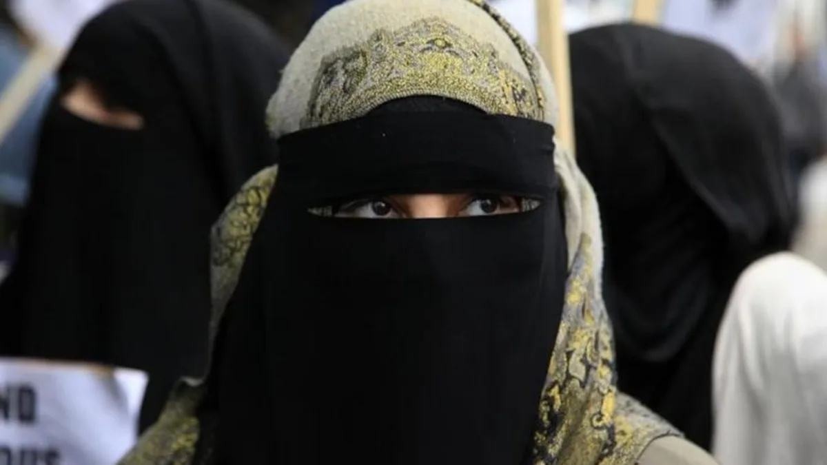 Italy to ban burqas and niqabs in schools, cap number of foreign students per class